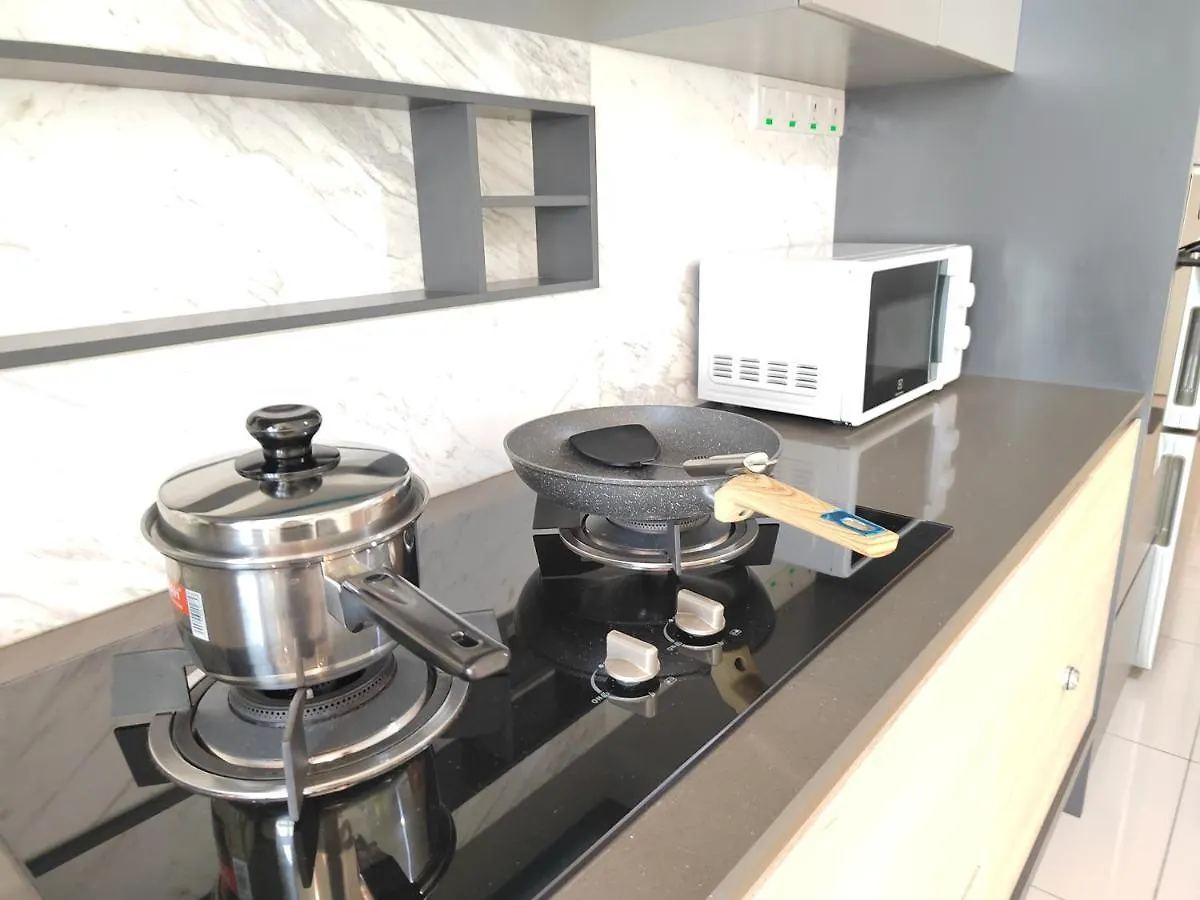 Gurney Duplex / 2Bedrooms / 8Pax George Town