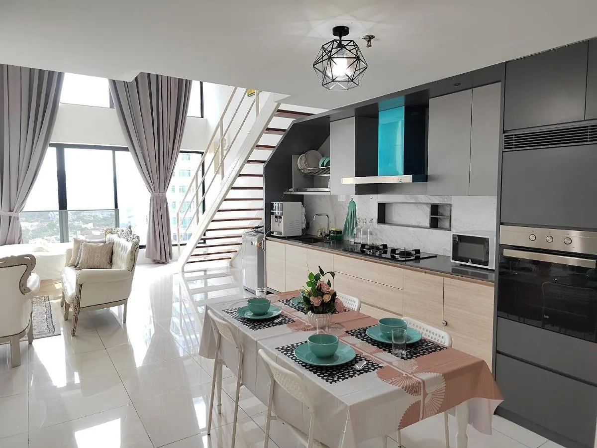 Gurney Duplex / 2Bedrooms / 8Pax George Town