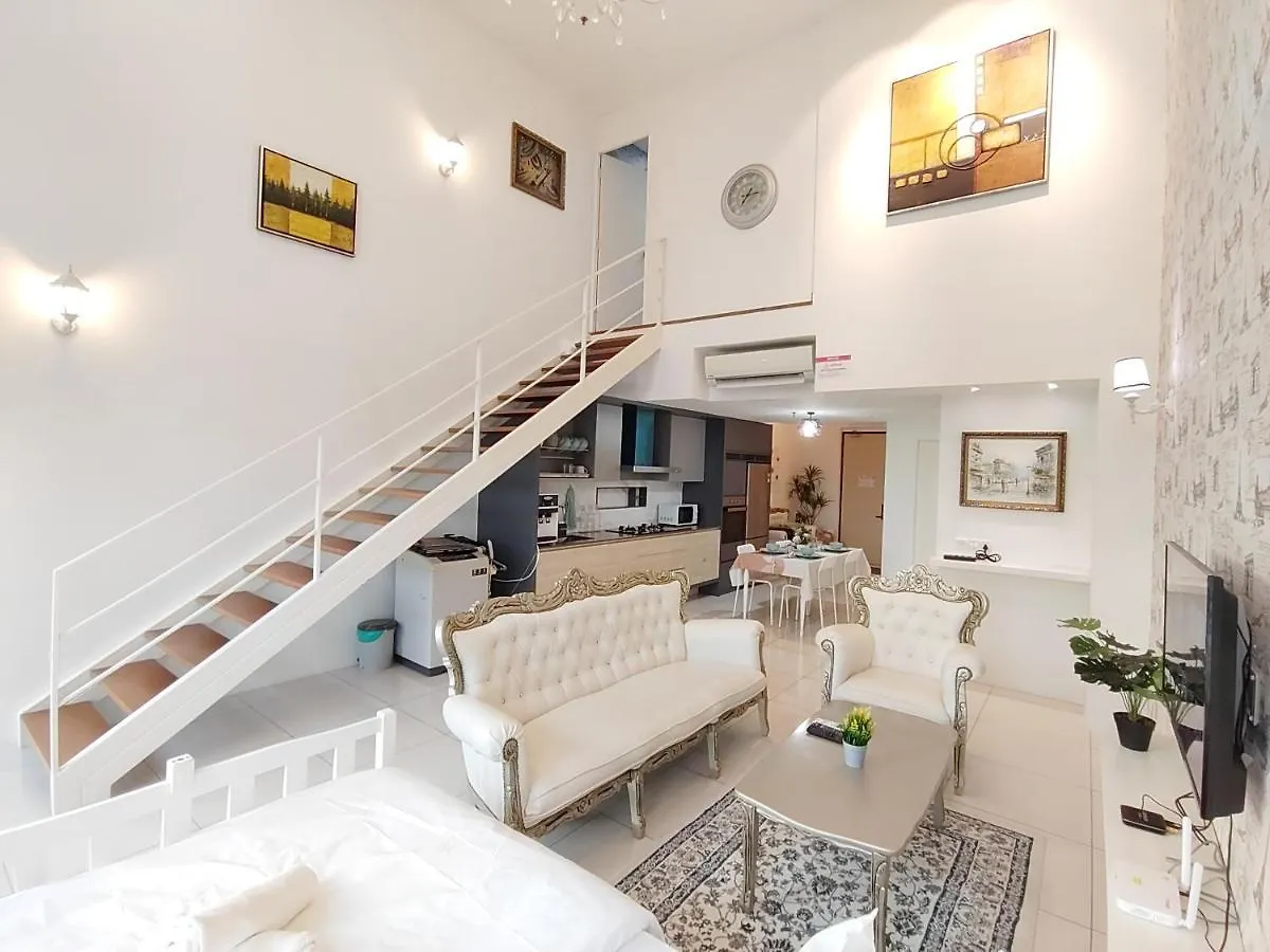 Gurney Duplex / 2Bedrooms / 8Pax George Town