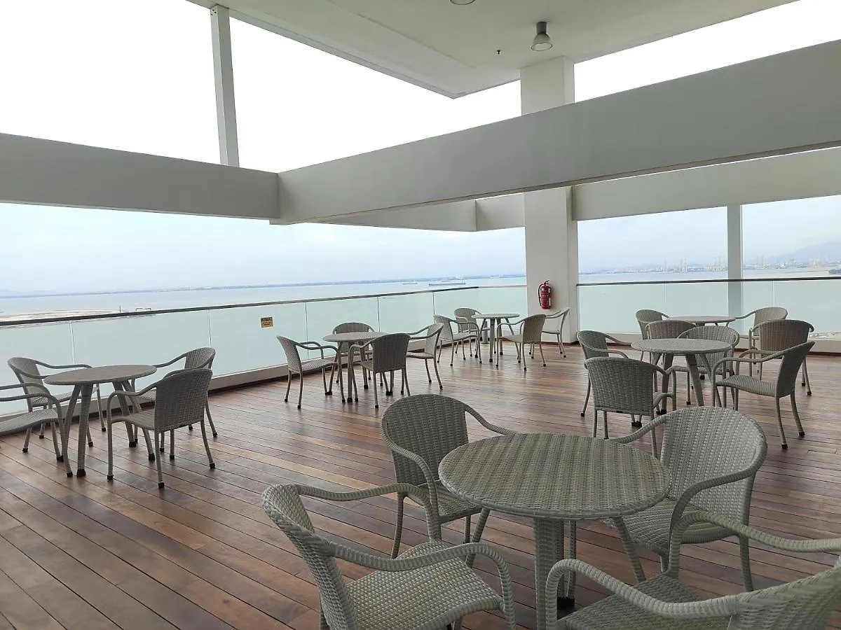 Gurney Duplex / 2Bedrooms / 8Pax George Town