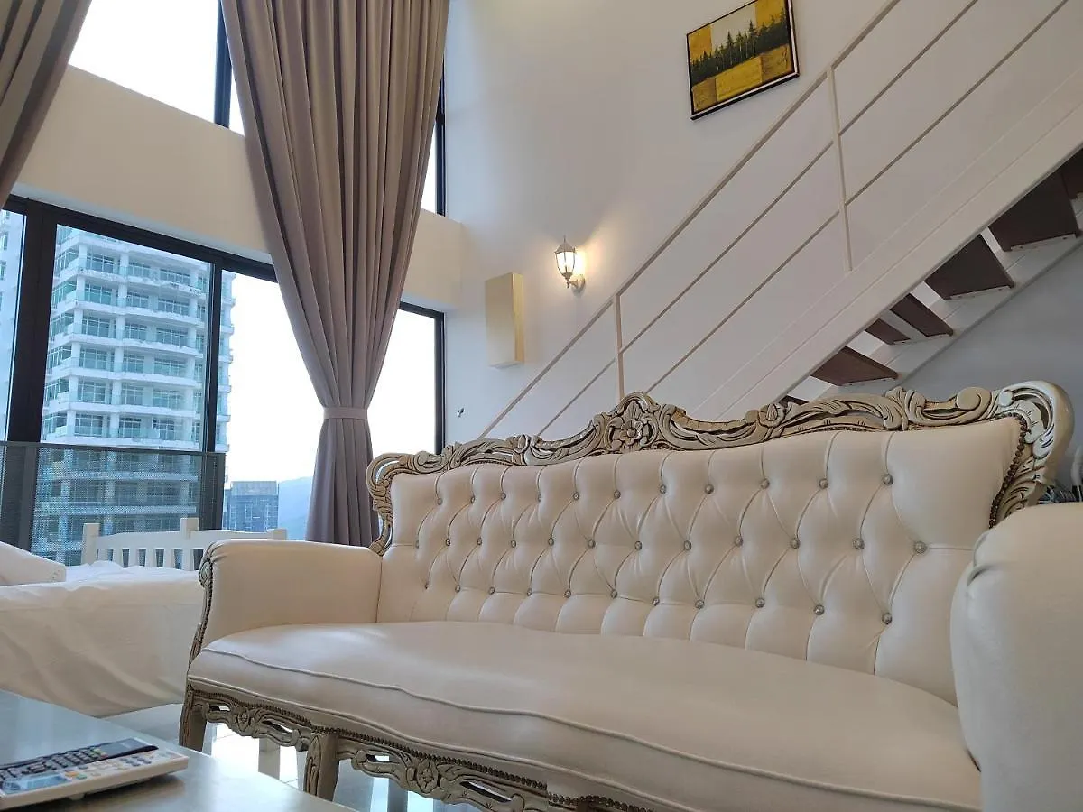 Gurney Duplex / 2Bedrooms / 8Pax George Town Apartment